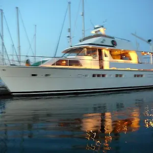 Super Yacht Temptation With A Hot Tub Jacuzzi On The South Coast Uk Botel