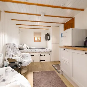  Apartment Shepherds Hut, West Ayton, United Kingdom